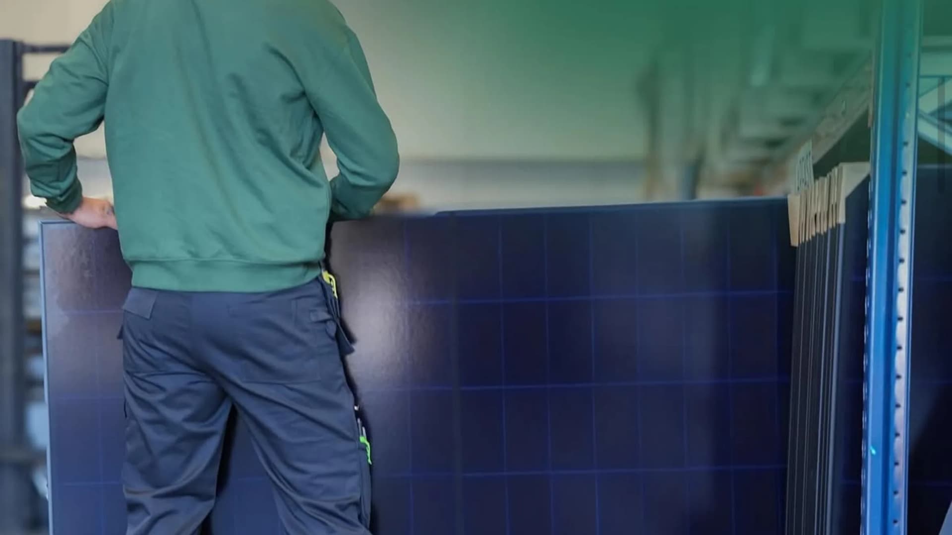What is Wp (watt-peak)? How to convert to kWh